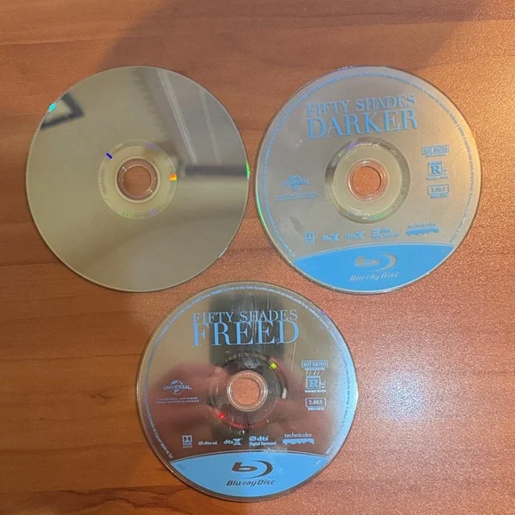 Fifty Shades 3-Movie Collection Blu-Ray + Digital - Picture 8 of 9